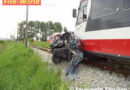 Pkw von Lokalbahn gerammt – Lenker eingeklemmt
