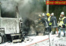 Brand nach Kollision zwischen Pkw und Autotransporter