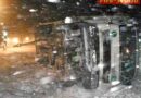 Nö: Lkw vom Wind von der Fahrbahn geweht