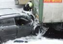 Nö: Pkw-Lenker krachte frontal in parkenden Lkw – schwer Verletzt