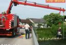Oö: Bergung eines Tresors aus dem Wasser in Attnang-Puchheim