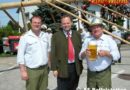 Oö: Erfolgreiches Maibaumsetzen der Raffelstettener Feuerwehr
