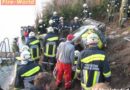 Nö: Menschenrettung aus umgekippten Minibagger in Weigelsdorf