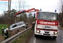 Nö: Pkw stürzte in den Graben