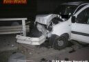 Nö: Mit Kleintransporter gegen Leitplanken gekracht