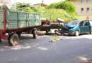 Nö Spektakulärer Traktorunfall auf der B35
