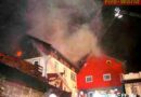 Tirol: Dachstuhlvollbrand bei Doppelgebäude in Mötz