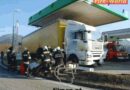 Stmk: LkwTreibstoff-Tank an Tankstelle auf der S6 aufgerissen