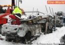 Oö: Vollbrand eines Autotransporters mit Neufahrzeugen auf der A1 bei Allhaming