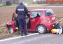 Nö: Pkw landet in Graben -> Bergung durch die Feuerwehr Aschbach