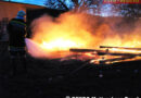 Bgld: Brand von gelagerten Holzmasten zwischen Wiesen und Bad Sauerbrunn
