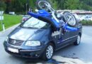 Tirol: Auto nimmt Moped auf die Hörner (Schlitters)
