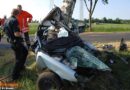 Deutschland: Pkw regelrecht um Baum gewickelt -> 19-Jähriger getötet