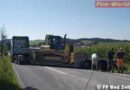 Oö: Lkw in Bankett festgefahren -> Bergung durch die FF Bad Zell