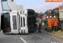 Oö: Eingeklemmter Lkw-Lenker nach Lastwagenkollision in Arbing