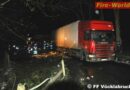 Oö: Sattelschlepper in Frankenburg aus Morast geborgen