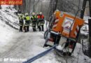 D: Räumfahrzeug von Straße abgekommen