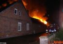 D: Holzschuppen mit Carport wird in Bergern ein Raub der Flammen