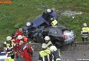 Bayern: Spektakulärer Unfall auf A9 -> Pkws hingen übereinander