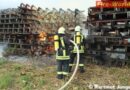 Deutschland: Brennende Verbundkonstruktion bei Baufirma in Lensahn