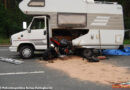 D: Biker prallte in Wohnmobil: 1 Toter, 1 Verletzte und ein toter Hund