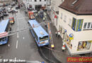 Bayern: Bus touchiert Kabelüberführung in München