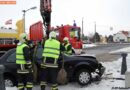 Nö: Auto rammt eine Marmorsäule