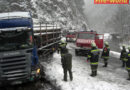 Nö: Lkw-Bergung bei 30cm Neuschnee in Pernitz