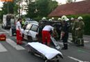 Nö: Frau nach Auffahrunfall mit hydr. Rettungsgerät aus Fahrzeug befreit