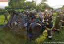 Nö: Menschenrettung nach Crash gegen Baum auf der L157