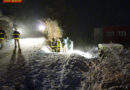 Oö: Fahrzeugbergung nach „Ausrutscher“ auf schneebedeckter Fahrbahn