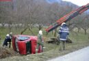 Nö: Mutter mit zwei Kindern landet nach Unfall im Marillengarten