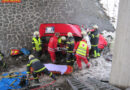 Tirol: Leitschiene katapultiert Pkw durch die Luft