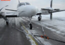 Nö: Flugzeug kommt von Piste ab -> Bergung durch Feuerwehr