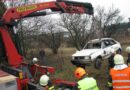 Nö: Fahrzeuglenkerin nach Überschlag verletzt