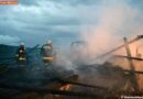 Nö: 149 Feuerwehrleute kämpfen gegen Wirtschaftsgebäudebrand an
