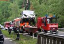 Stmk: Kleinbus mit sieben Insassen verunfallt auf der LB20