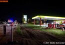 Nö: Pkw prallt frontal gegen eine Preisanzeigetafel einer Tankstelle