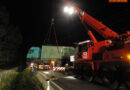 Oö: Tödlicher Unfall mit Pkw und Lkw -> FF Enns mit Kran im Einsatz!