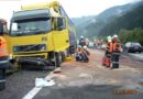 Stmk: Lkw mäht 100 Meter Leitschiene auf der A9 nieder