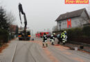 Nö: Geplatzter Hydraulikschlauch bei Lkw mit Ladekran in Biberbach