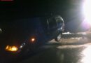 Oö: Pkw kommt nach Unfall auf der Leitschiene zum stehen
