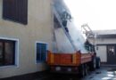 Oö: 11 Stunden Einsatz -> Brennender Silo in mühevoller Arbeit entleert