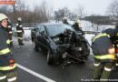 Nö: Pkw prallt gegen eine Betonsäule -> Lenker schwer eingeklemmt