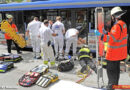 Bayern: Mann mit Gehhilfe unter Bus eingeklemmt