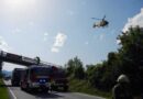 Nö: Fahrzeug prallt gegen eine Betoneinfassung und überschlägt sich