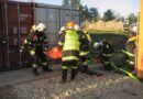 Nö: Zwei Feuerwehren üben in einer Autowerkstatt