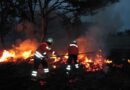 D: Strohballen in Vollbrand -> kontrolliertes Abbrennen