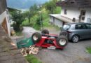 T: Mähtrack stürzt von Hoframpe