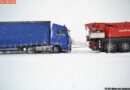 Oö: Zwei Lkw-Bergungen bei tiefwinterlichen Verhältnissen